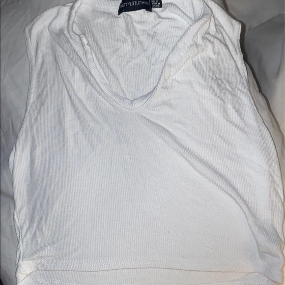 PrettyLittleThing Tops - Crop Top